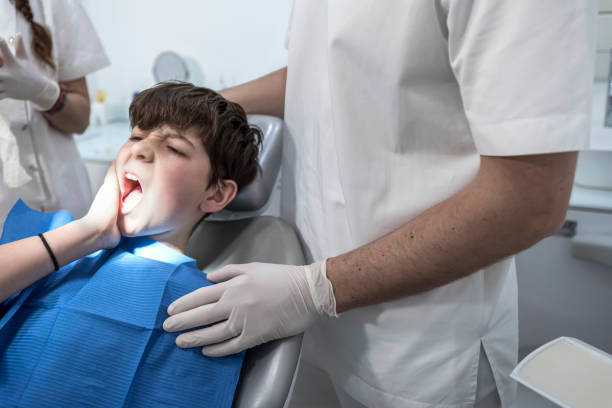 Best Emergency Tooth Extraction  in Lillington, NC